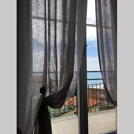 Splendido Appartamento Vista Mare Λεβάντο Εξωτερικό φωτογραφία