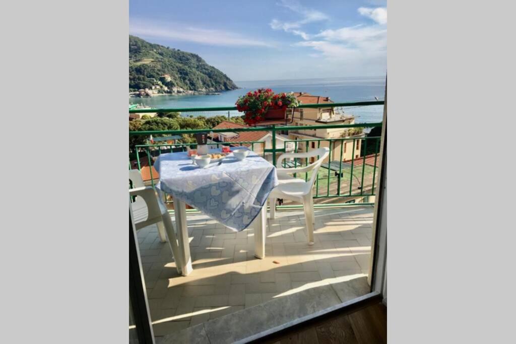 Splendido Appartamento Vista Mare Λεβάντο Εξωτερικό φωτογραφία