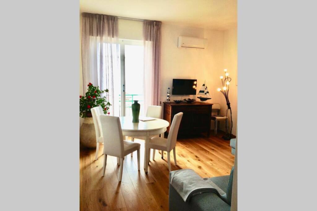 Splendido Appartamento Vista Mare Λεβάντο Εξωτερικό φωτογραφία